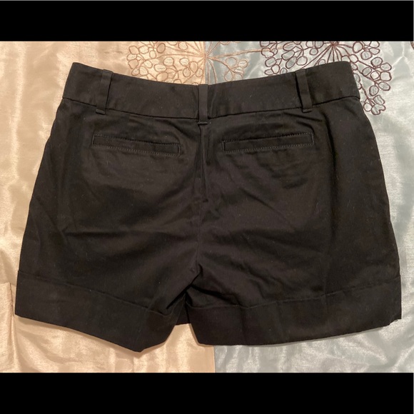 Ann Taylor black shorts size 2 - never worn - Picture 3 of 6